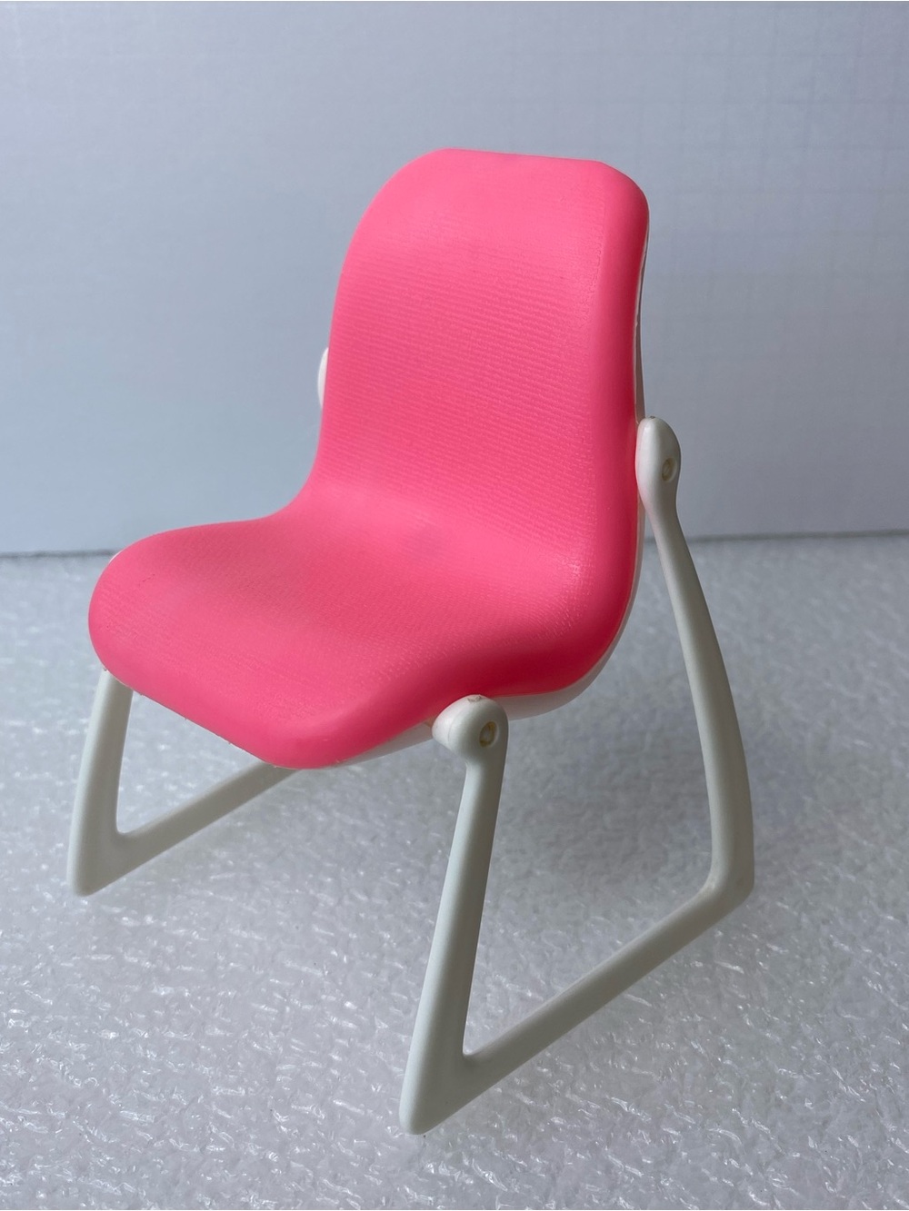 Mattel 1977 Vintage Barbie Dreamhouse Pink/ White Plastic Dollhouse Chair